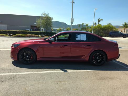 Used 2025 BMW M5 w/ Carbon Package image 7