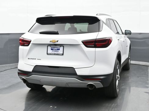 Used 2023 Chevrolet Blazer LT image 3