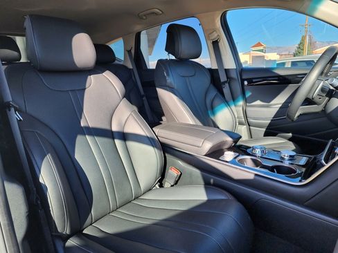 Used 2025 Genesis GV80 2.5T Standard image 17