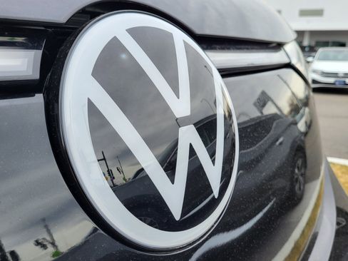 New 2025 Volkswagen ID. Buzz Pro S image 24