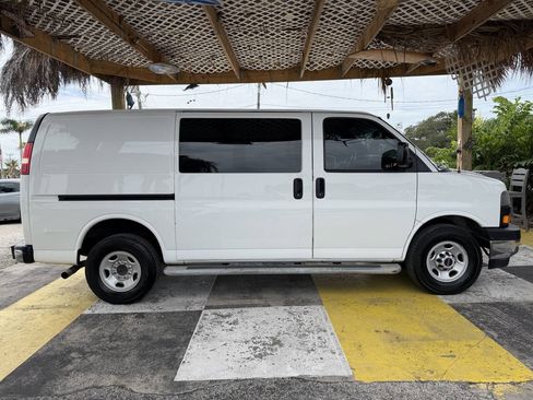 Used 2019 GMC Savana 2500 w/ Driver Convenience Package RWD image 4