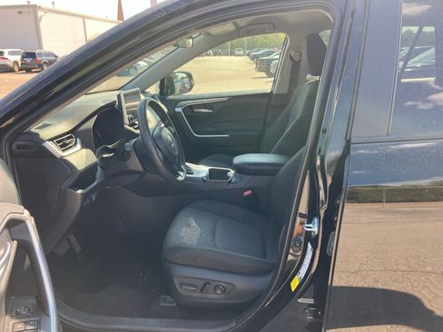 Used 2025 Toyota RAV4 XLE FWD image 7
