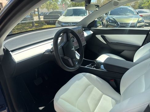Used 2021 Tesla Model Y Long Range image 15