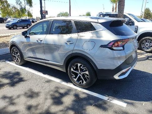 Certified 2024 Kia Sportage EX FWD image 4