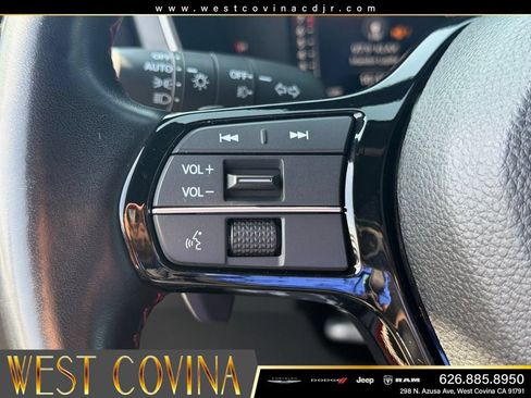 Used 2025 Honda Pilot Black Edition image 22