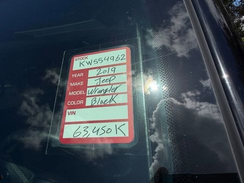 Used 2019 Jeep Wrangler Unlimited Sahara w/ Quick Order Package 24M Moab AWD/4WD image 10