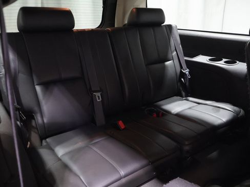 Used 2013 Chevrolet Suburban LT w/ Luxury Package AWD/4WD image 25