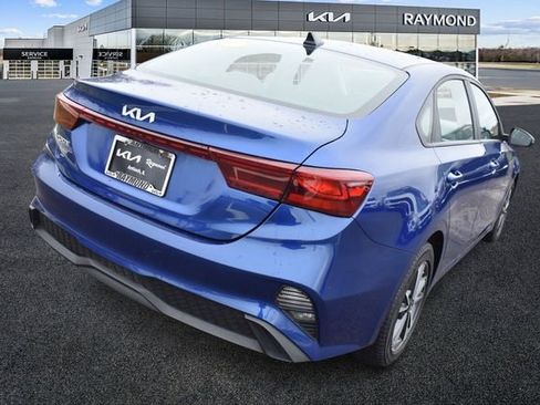 Used 2024 Kia Forte LXS w/ LXS Technology Package image 3