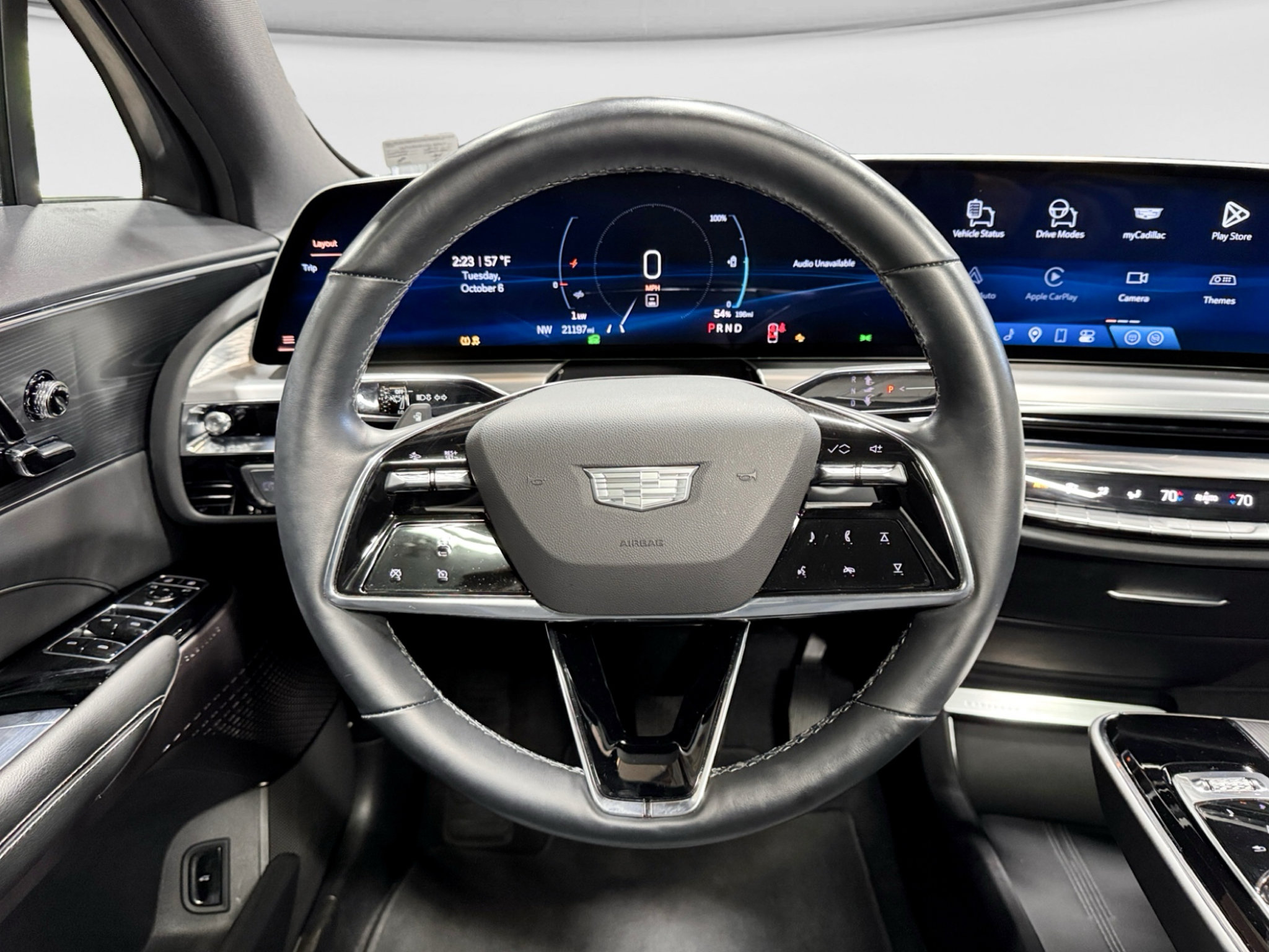Used 2025 Cadillac Lyriq Luxury AWD/4WD image 8
