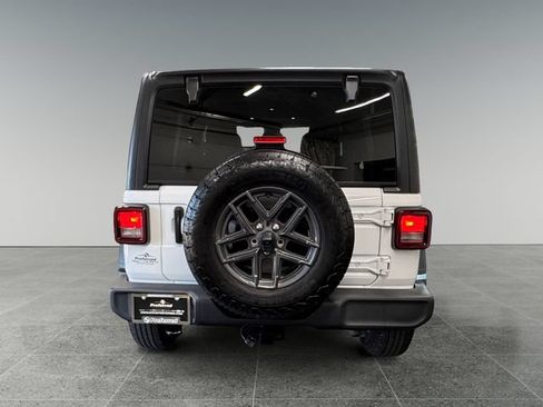 Used 2024 Jeep Wrangler Unlimited Sport AWD/4WD image 23