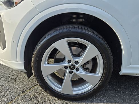 Used 2025 Audi Q5 Premium Plus image 11
