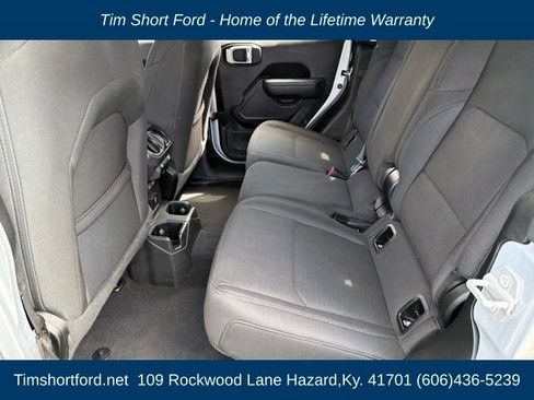 Used 2022 Jeep Gladiator Overland AWD/4WD image 9