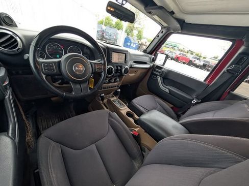 Used 2013 Jeep Wrangler Unlimited Rubicon w/ Connectivity Group AWD/4WD image 5