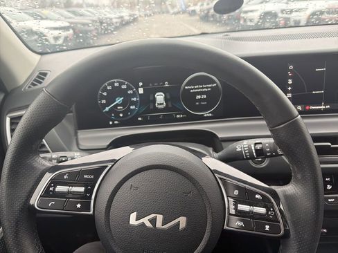 Used 2024 Kia Seltos SX image 19