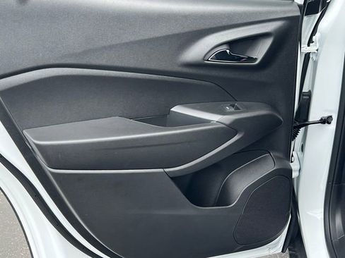 New 2026 Chevrolet Trax RS w/ Sunroof Package FWD image 30