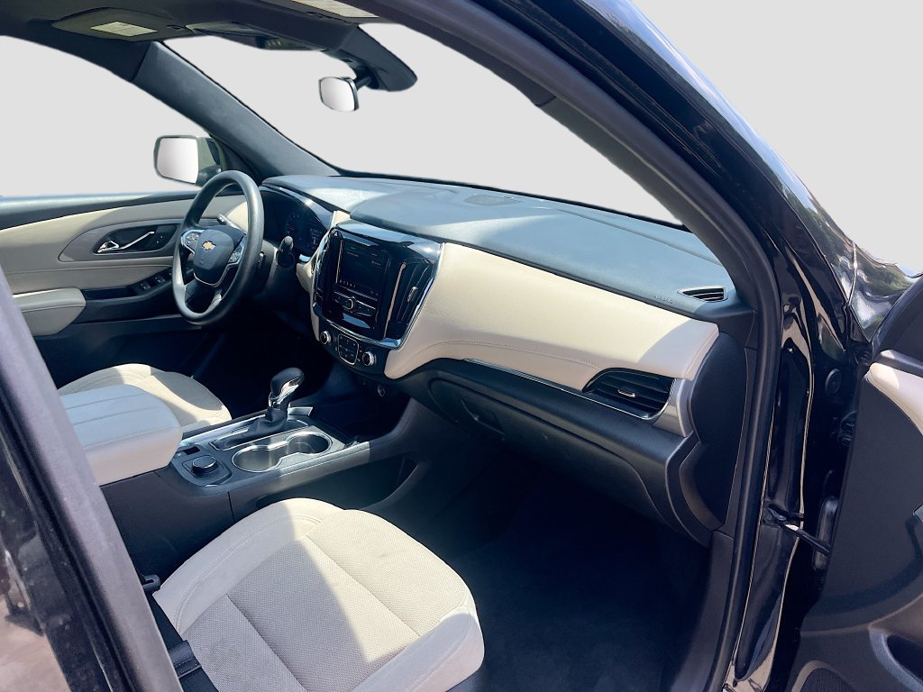 Used 2023 Chevrolet Traverse LS FWD image 28