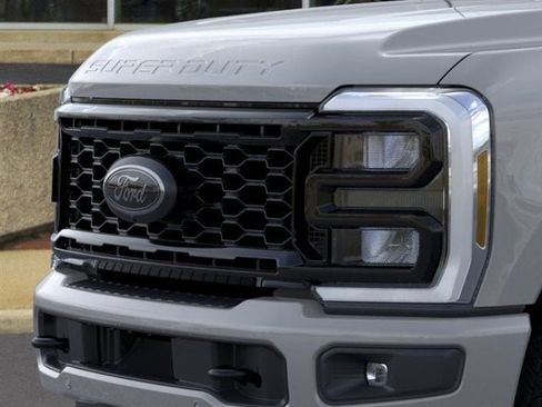New 2026 Ford F250 Lariat w/ Black Appearance Package AWD/4WD image 39