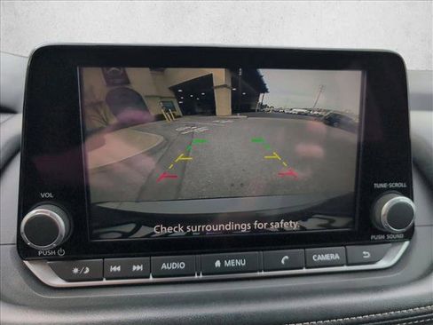 Used 2024 Nissan Rogue SV image 14
