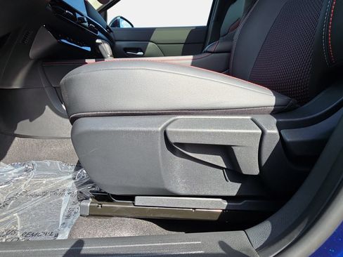 New 2026 Nissan Kicks SR w/ SR Premium Package FWD image 27