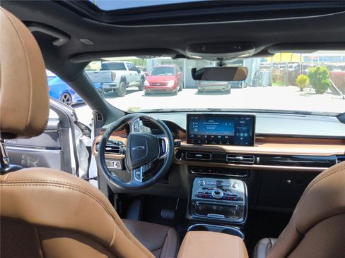 Used 2023 Lincoln Nautilus Reserve AWD/4WD image 28