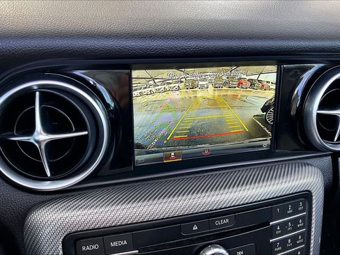Used 2019 Mercedes-Benz SLC 300 image 26