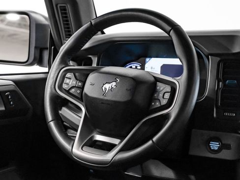 Used 2022 Ford Bronco Black Diamond image 17