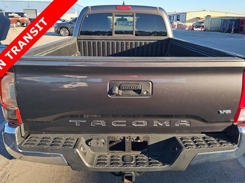 Used 2016 Toyota Tacoma SR5 image 4