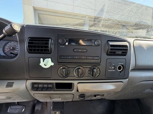 Used 2007 Ford F350 XL image 8