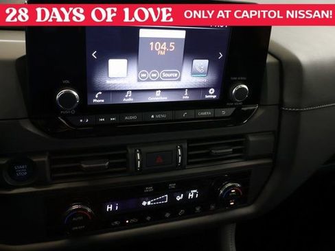 New 2025 Nissan Pathfinder S image 18