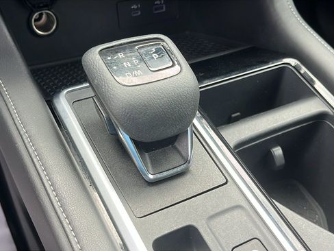 Used 2022 Nissan Pathfinder SL AWD/4WD image 19