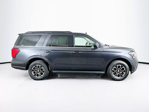 Used 2024 Ford Expedition XLT image 10