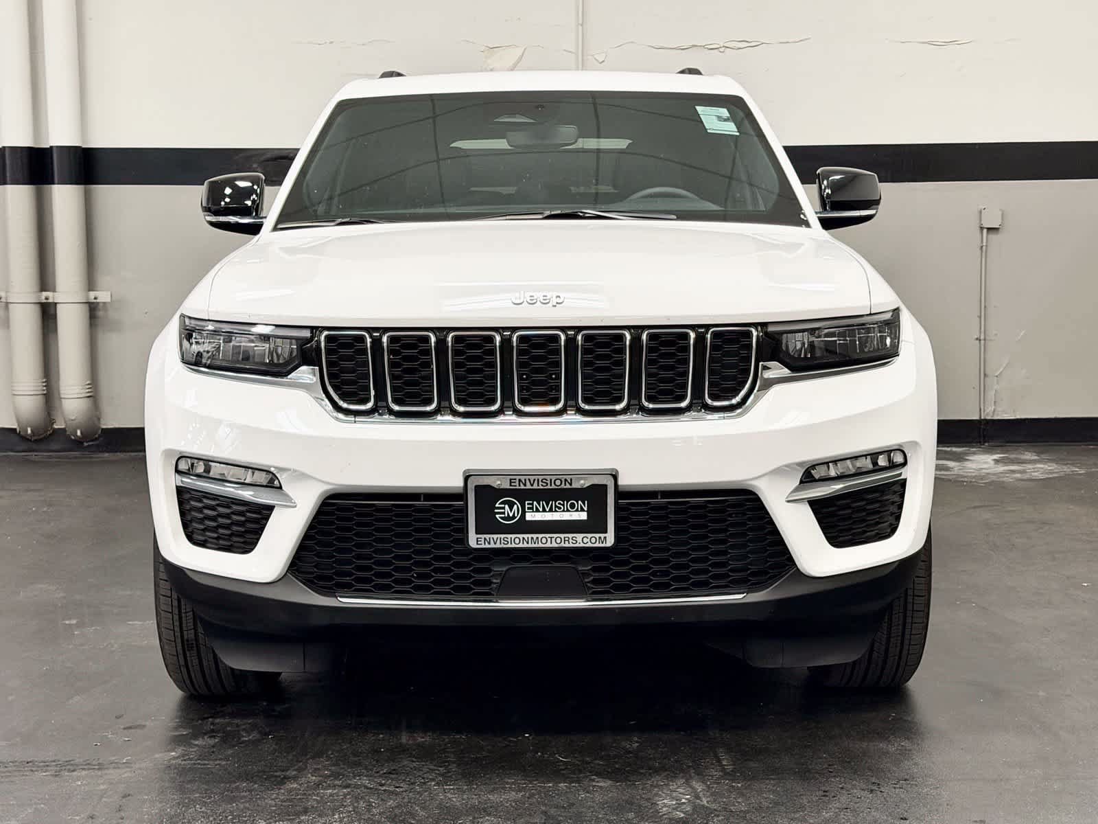 Used 2024 Jeep Grand Cherokee Limited RWD image 6