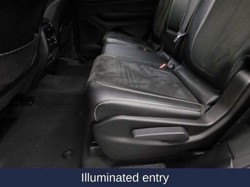 Used 2024 Jeep Grand Cherokee L Altitude image 30