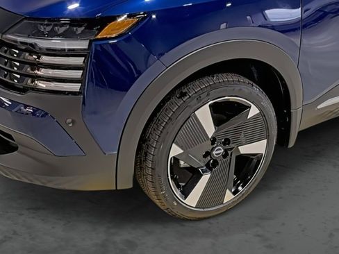 New 2026 Nissan Kicks SR AWD/4WD image 7