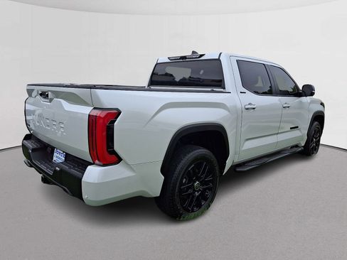Used 2024 Toyota Tundra Limited AWD/4WD image 10