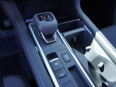 New 2025 Nissan Pathfinder SV image 19