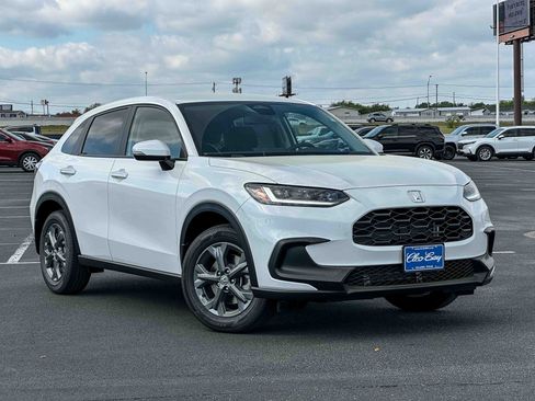 New 2026 Honda HR-V LX image 2