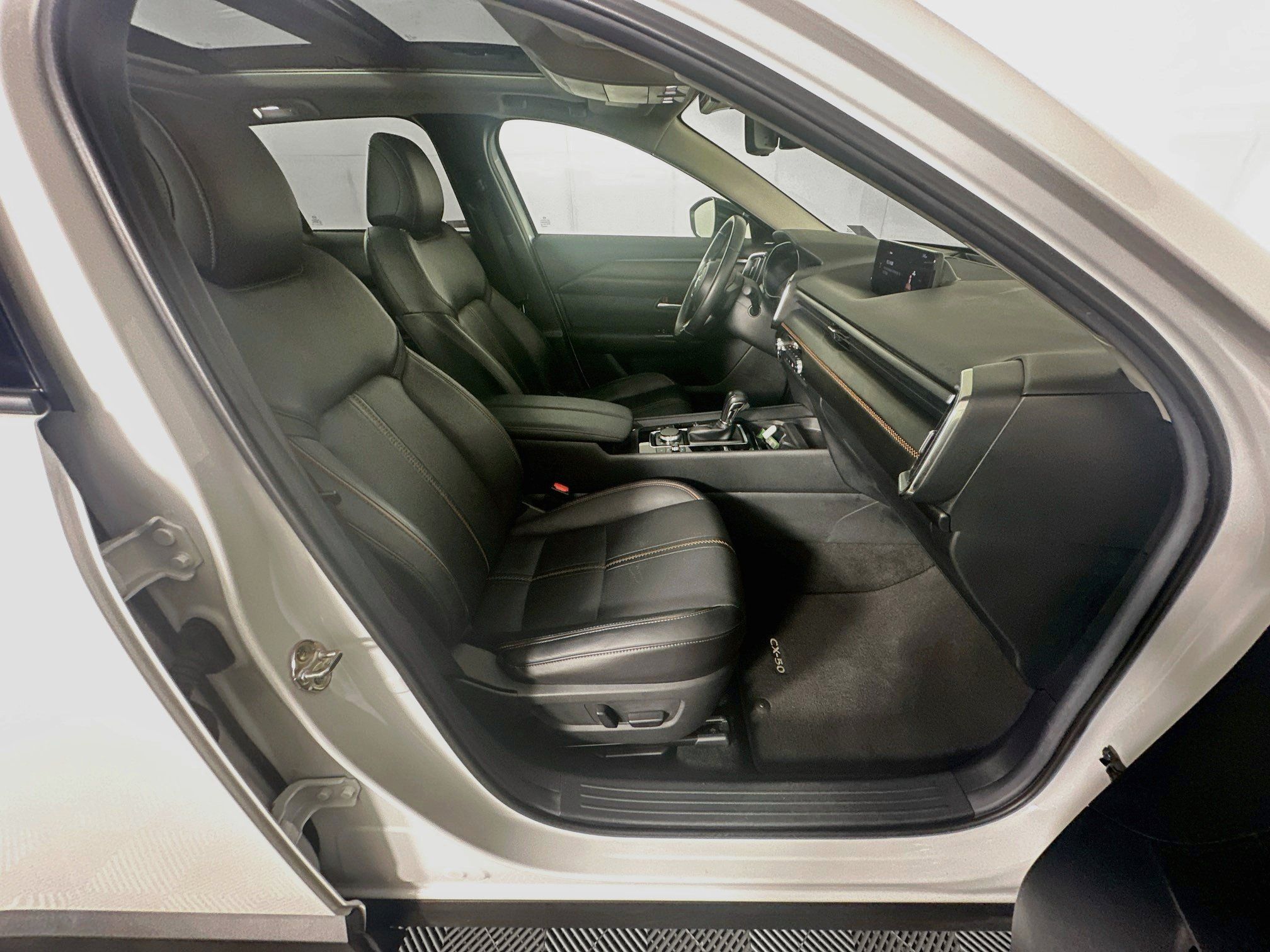 Used 2025 MAZDA CX-50 AWD 2.5 S w/ Premium Plus Pkg image 31