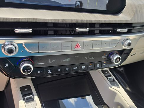 Certified 2024 Kia Telluride SX Prestige AWD/4WD image 27