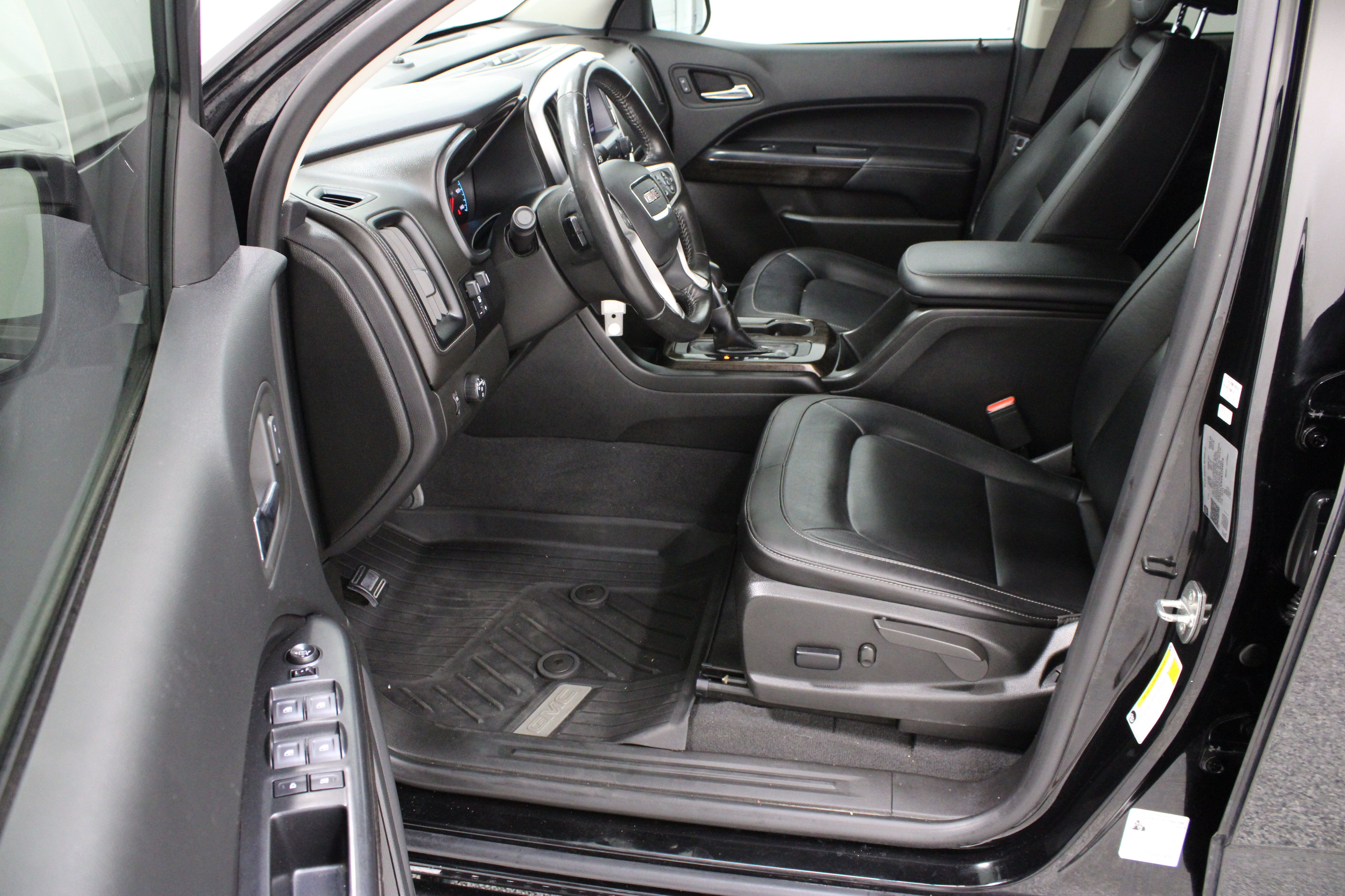 Used 2022 GMC Canyon Elevation w/ Elevation Premium Package RWD image 14
