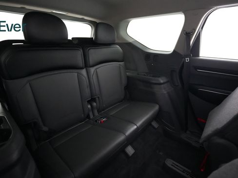 Used 2024 Kia EV9 Light Long Range RWD image 26
