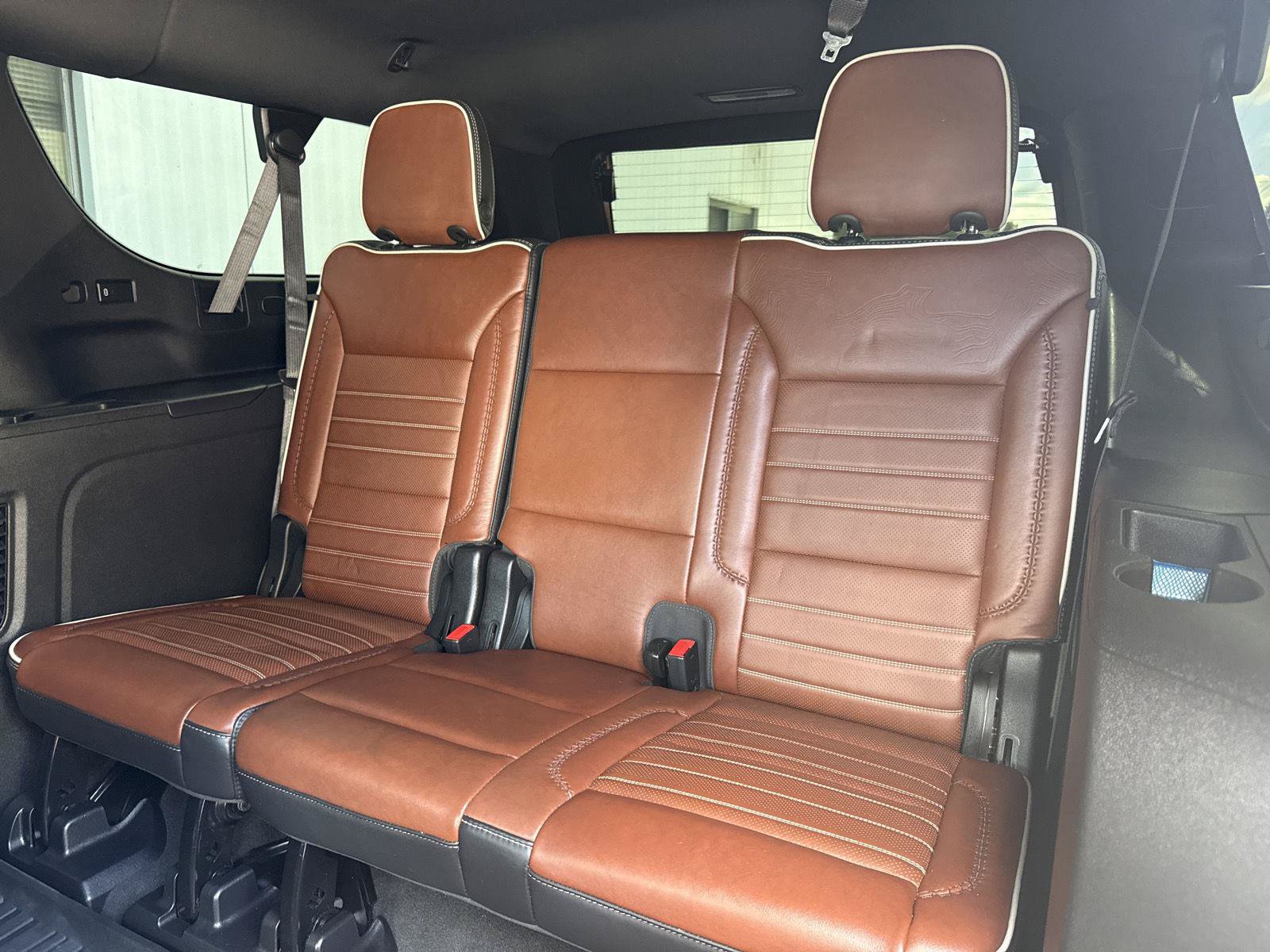 Used 2024 GMC Yukon XL Denali Ultimate AWD/4WD image 16
