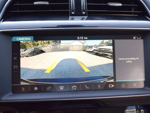 Used 2019 Jaguar XE Premium AWD/4WD image 21