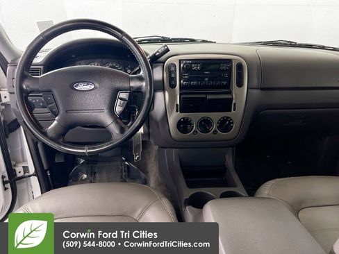 Used 2004 Ford Explorer XLT image 23