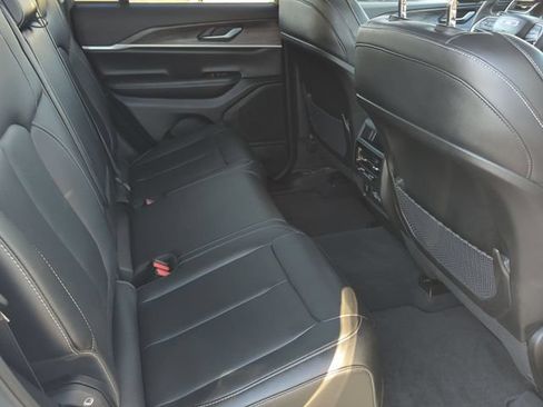 Used 2023 Jeep Grand Cherokee Limited AWD/4WD image 26