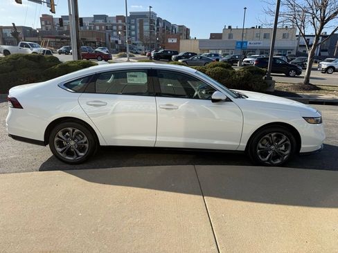 New 2025 Honda Accord EX-L image 4