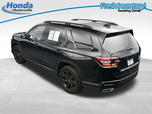 Used 2025 Honda Pilot Black Edition image 38