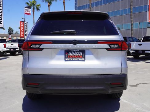 Certified 2025 Toyota Grand Highlander FWD image 6
