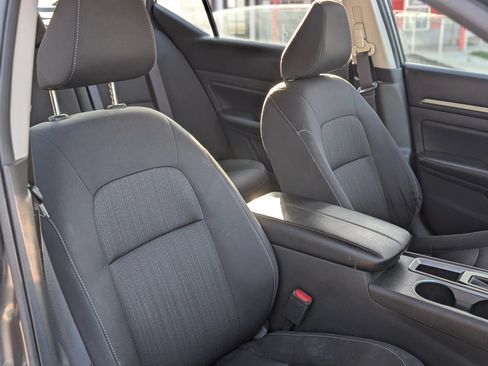 Used 2022 Nissan Altima 2.5 SV FWD image 25