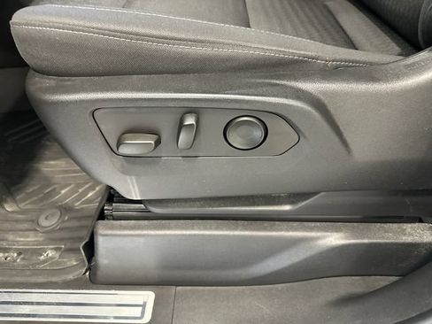 Used 2023 Chevrolet Silverado 1500 RST AWD/4WD image 27